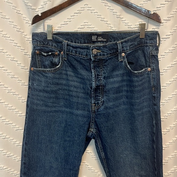 GAP Womens High Rise Cheeky Straight Jeans in Dark Stillwell 32 Reg Raw Hem - Picture 4 of 9